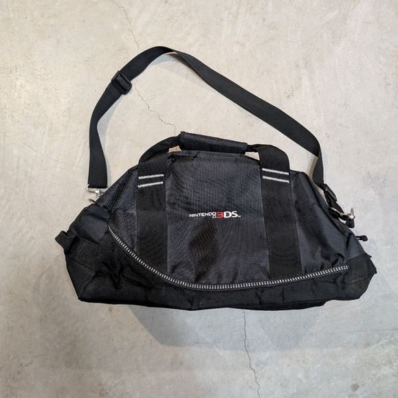 Nintendo 3DS/WiiU Black Duffel Bag Ogio Half Dome - Picture 1 of 8